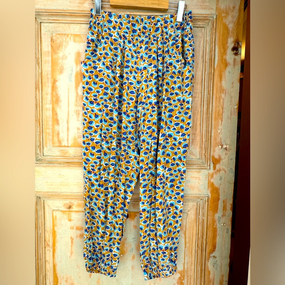 Mister Zimi loose & flowy elastic waistband harem pants. Size S - M. EUC